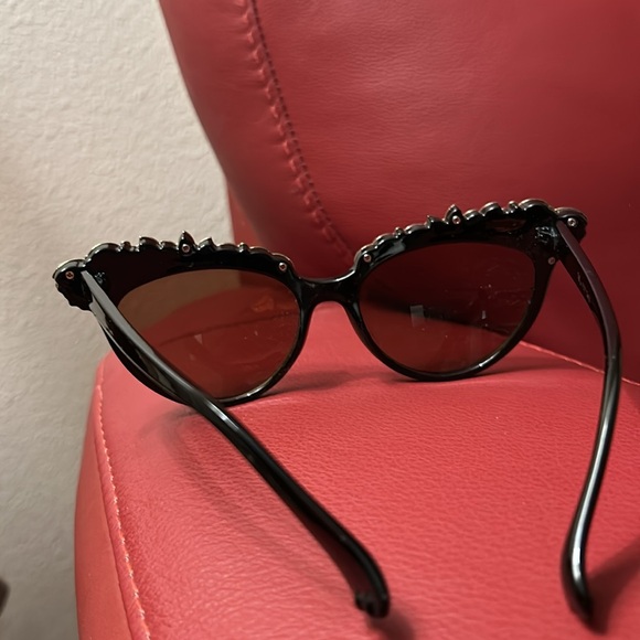 Cat eye Fashion Sunglasses - Picture 3 of 4